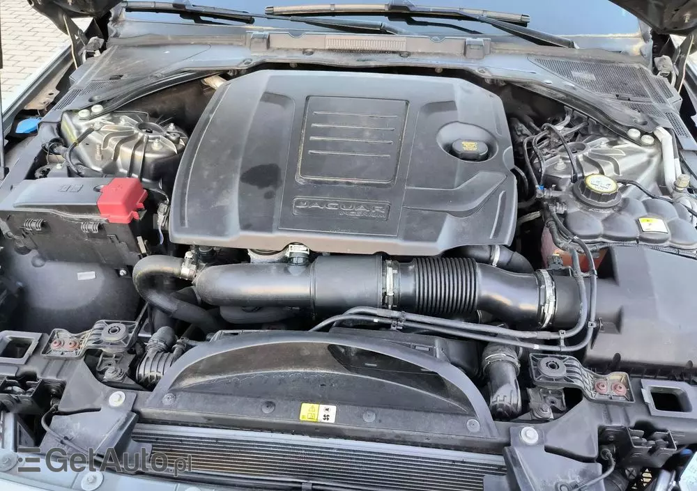 JAGUAR XE 2.0 T Prestige