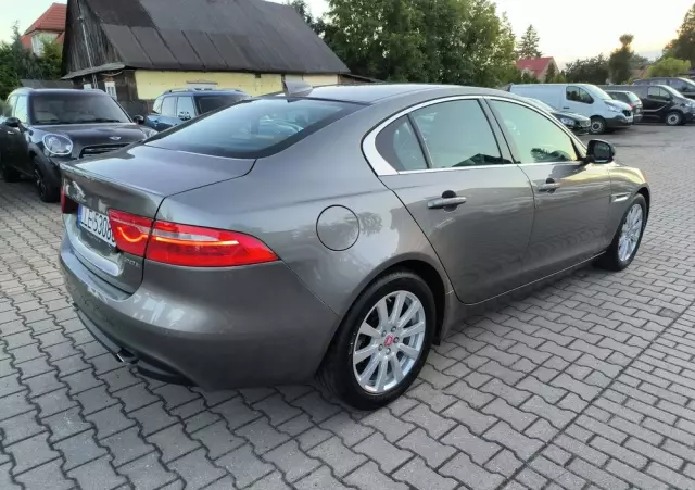 JAGUAR XE 2.0 T Prestige