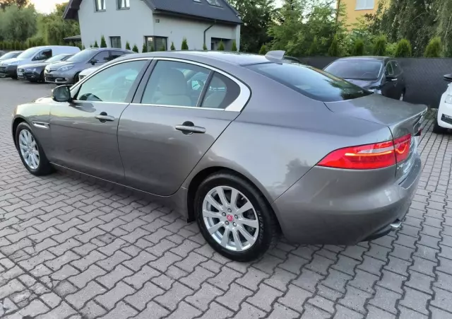 JAGUAR XE 2.0 T Prestige