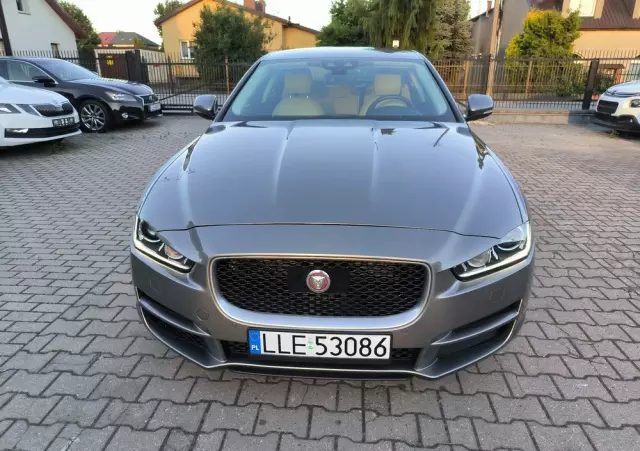JAGUAR XE 2.0 T Prestige