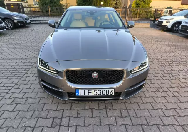 JAGUAR XE 2.0 T Prestige