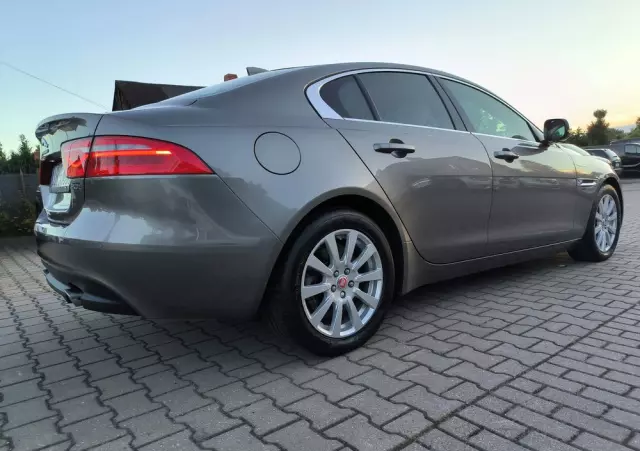 JAGUAR XE 2.0 T Prestige