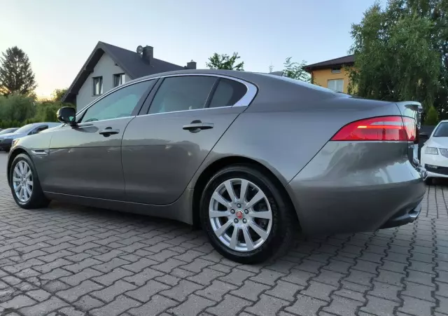 JAGUAR XE 2.0 T Prestige