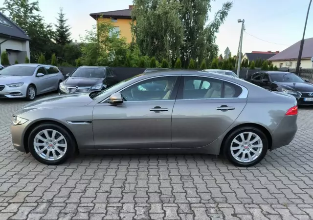 JAGUAR XE 2.0 T Prestige