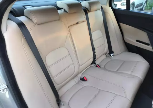 JAGUAR XE 2.0 T Prestige