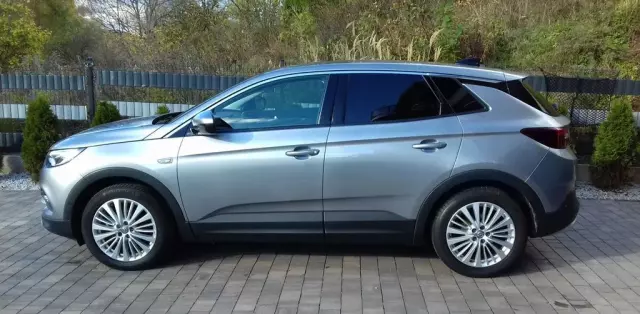 OPEL Grandland 