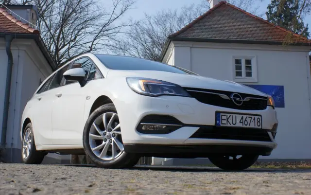 OPEL Astra 1.2 Turbo Start/Stop Elegance