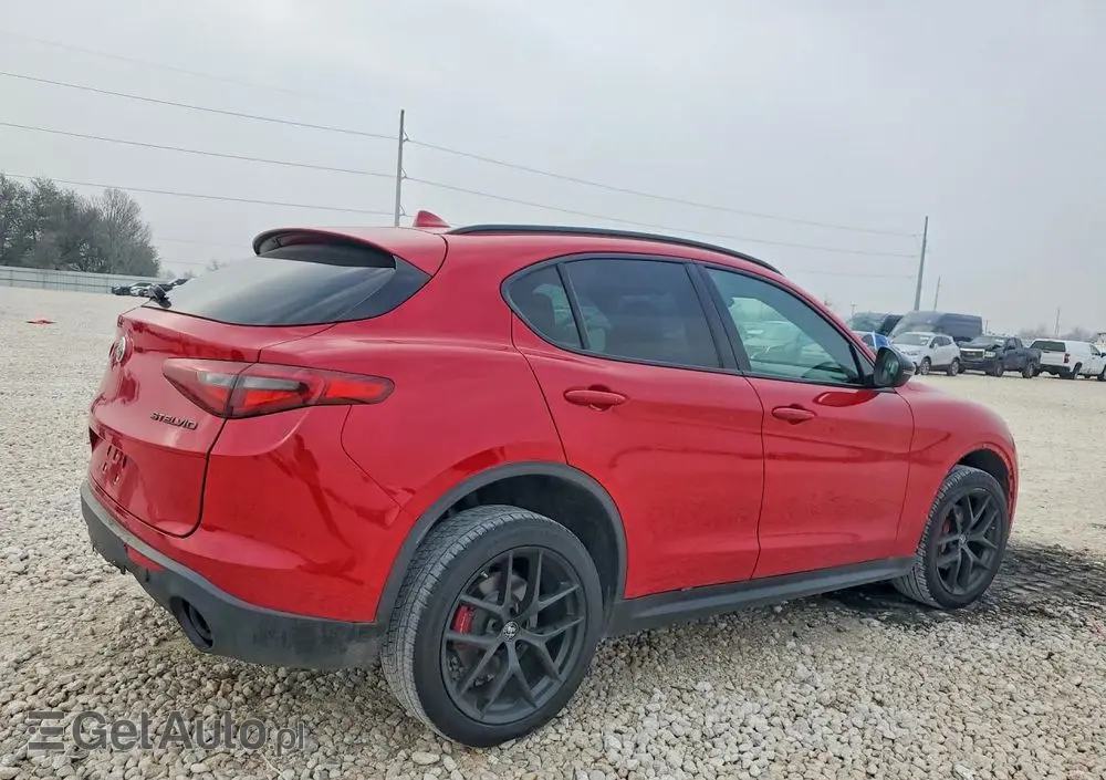 ALFA ROMEO Stelvio 2.0 Turbo 16V AT8-Q4 Lusso Ti