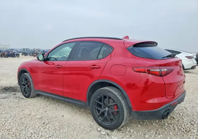 ALFA ROMEO Stelvio 2.0 Turbo 16V AT8-Q4 Lusso Ti