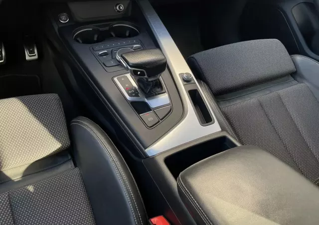 AUDI A4 2.0 TDI Quattro Sport S tronic