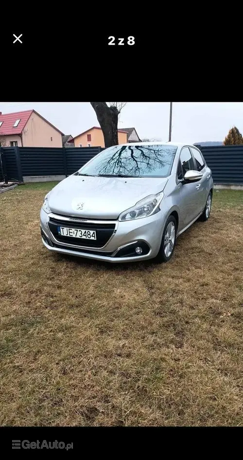PEUGEOT 208 