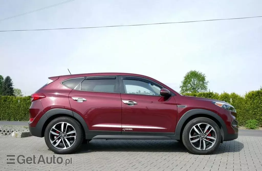 HYUNDAI Tucson 