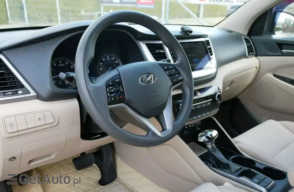 HYUNDAI Tucson 