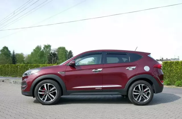 HYUNDAI Tucson 