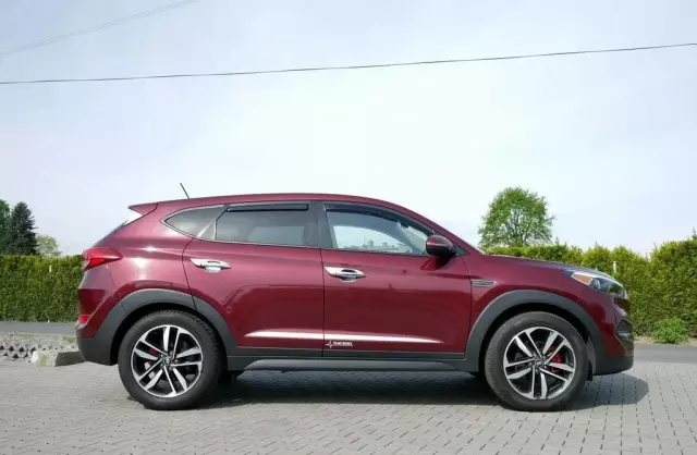 HYUNDAI Tucson 