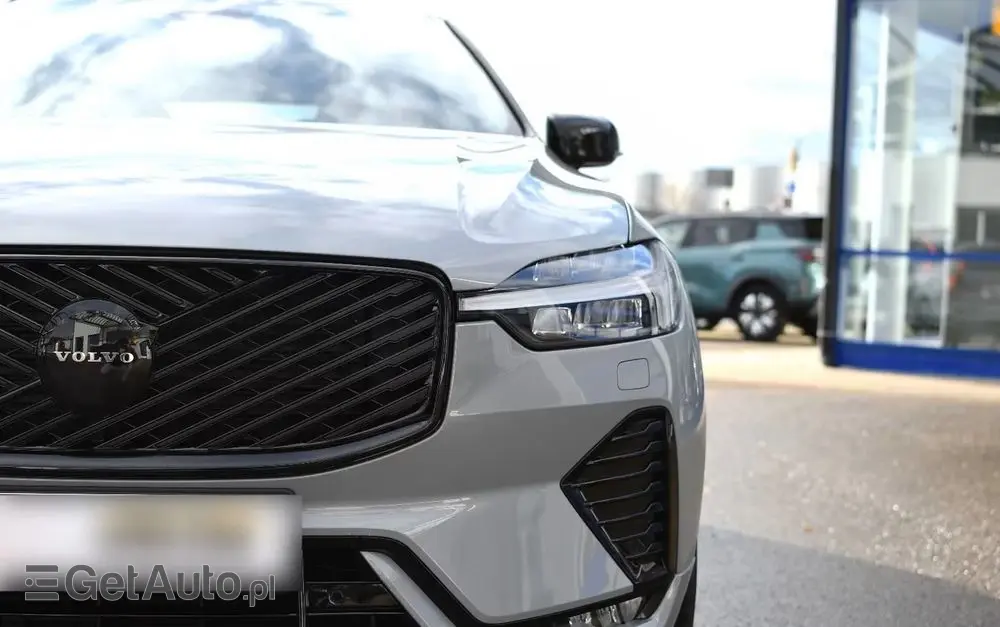 VOLVO XC 60 B5 B AWD Plus Black Edition