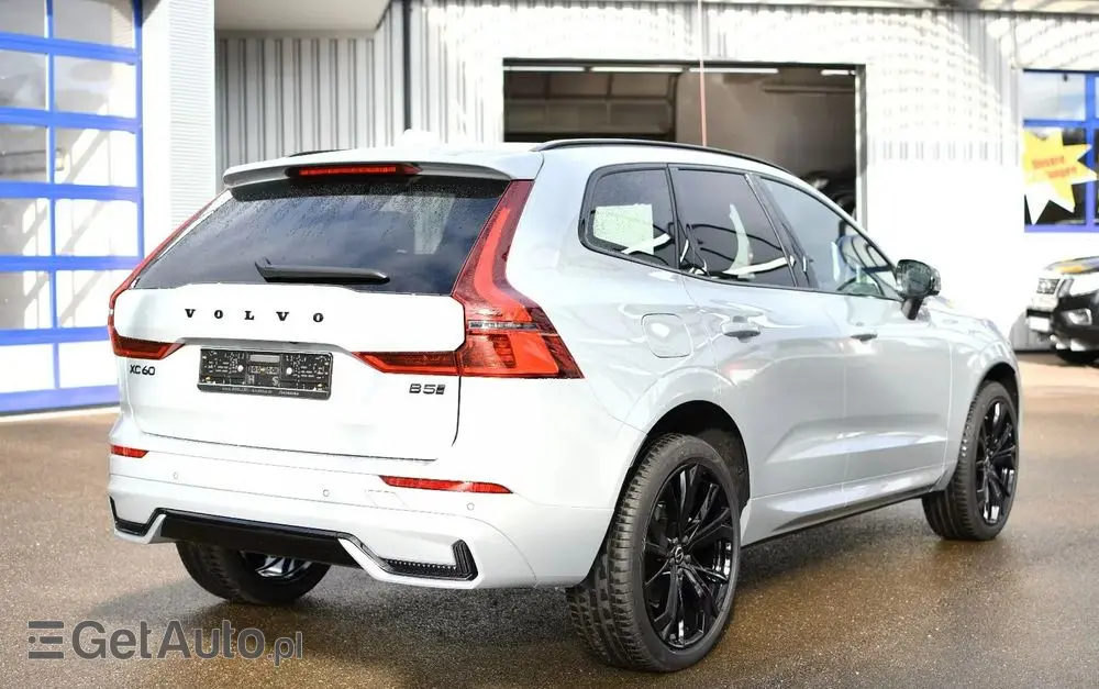 VOLVO XC 60 B5 B AWD Plus Black Edition