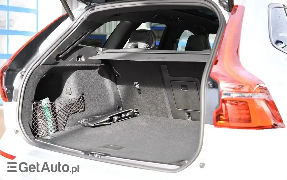 VOLVO XC 60 B5 B AWD Plus Black Edition