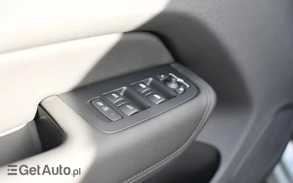 VOLVO XC 60 B5 B AWD Plus Black Edition