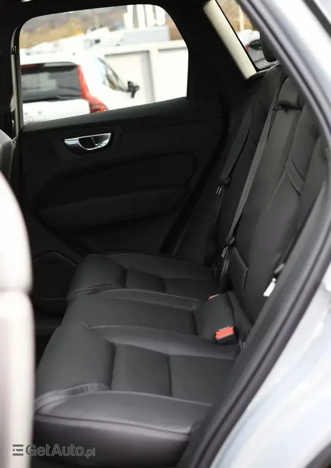 VOLVO XC 60 B5 B AWD Plus Black Edition