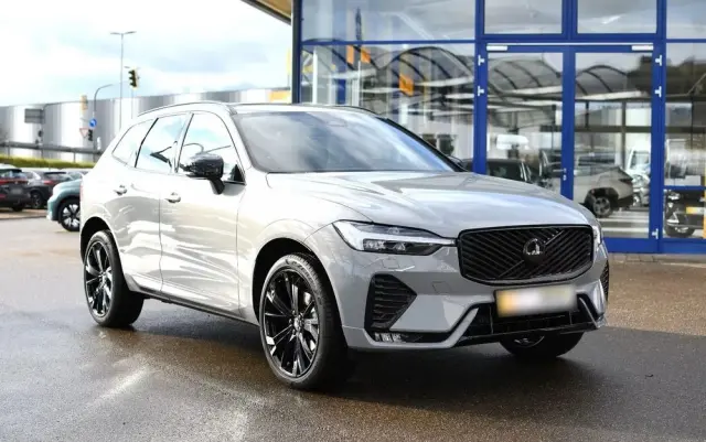 VOLVO XC 60 B5 B AWD Plus Black Edition