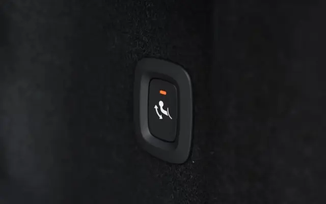 VOLVO XC 60 B5 B AWD Plus Black Edition