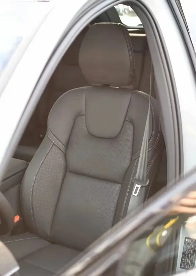 VOLVO XC 60 B5 B AWD Plus Black Edition