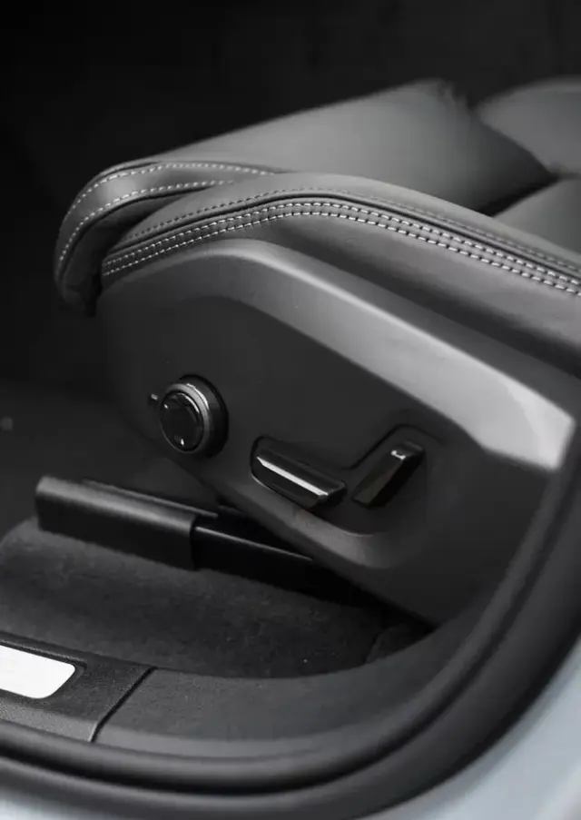 VOLVO XC 60 B5 B AWD Plus Black Edition