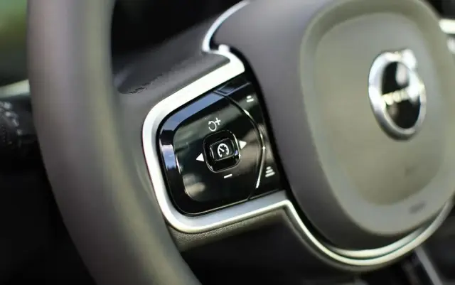 VOLVO XC 60 B5 B AWD Plus Black Edition