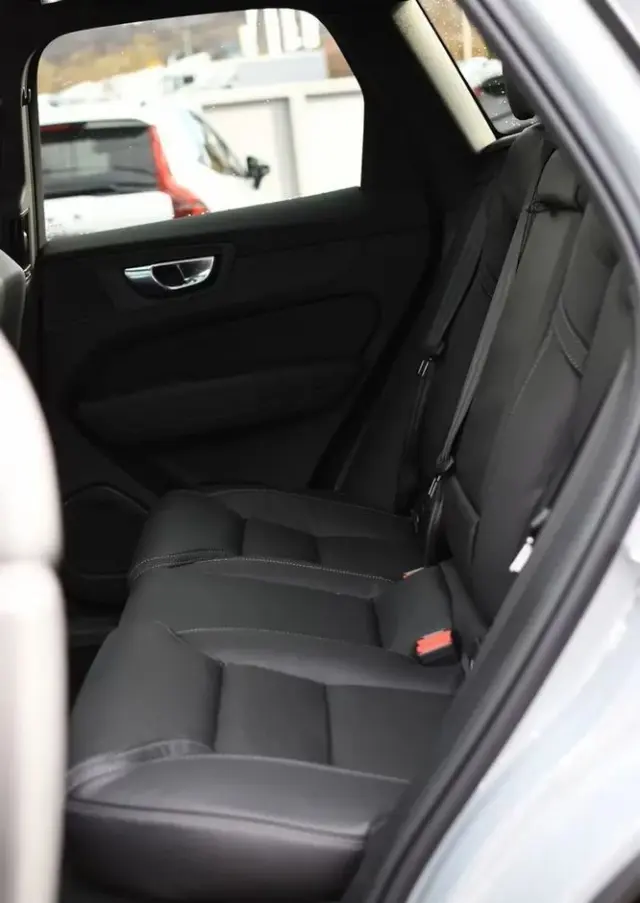 VOLVO XC 60 B5 B AWD Plus Black Edition