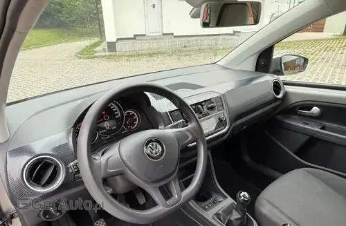 VOLKSWAGEN Up! 