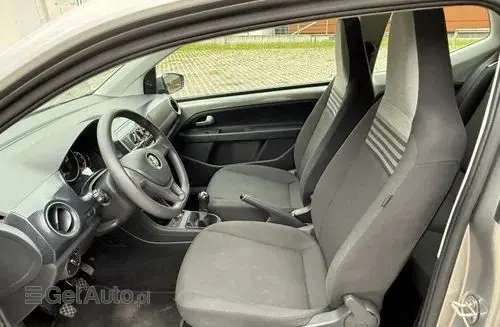 VOLKSWAGEN Up! 