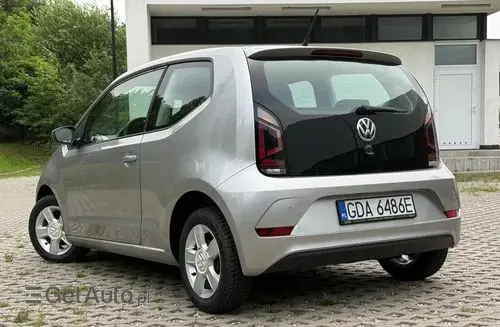 VOLKSWAGEN Up! 