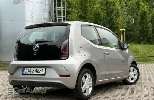 VOLKSWAGEN Up! 