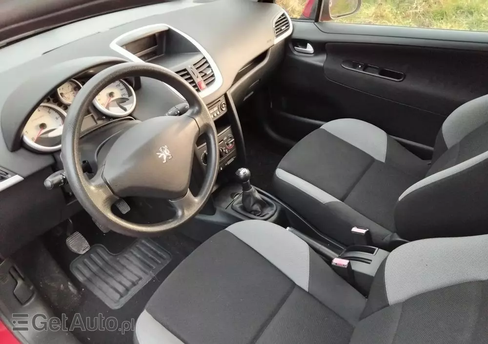 PEUGEOT 207 95 VTi Urban Move