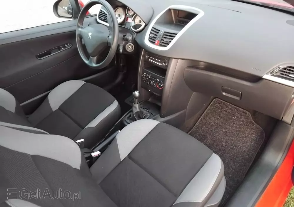 PEUGEOT 207 95 VTi Urban Move