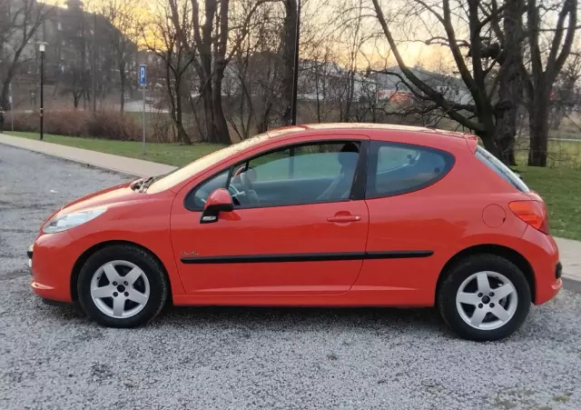 PEUGEOT 207 95 VTi Urban Move