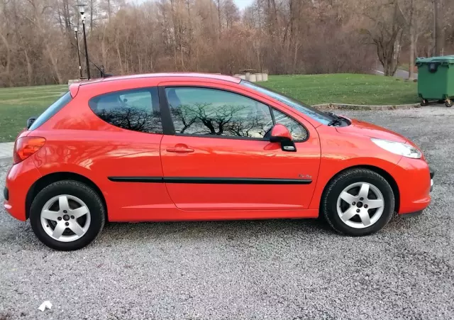 PEUGEOT 207 95 VTi Urban Move