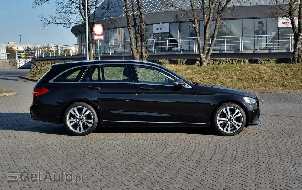 MERCEDES-BENZ Klasa C 200 9G-TRONIC Avantgarde