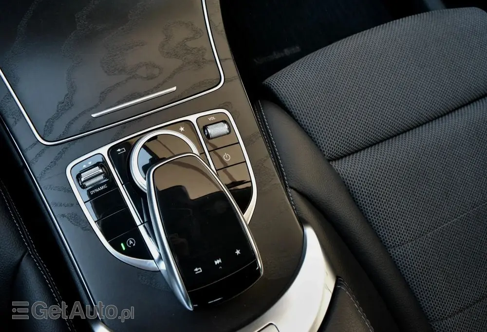 MERCEDES-BENZ Klasa C 200 9G-TRONIC Avantgarde