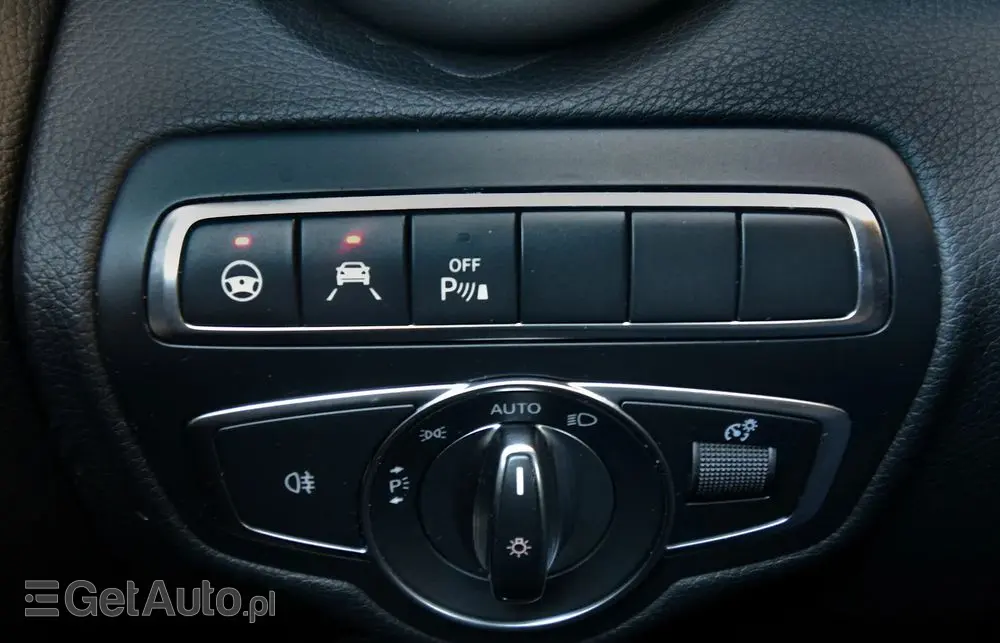 MERCEDES-BENZ Klasa C 200 9G-TRONIC Avantgarde