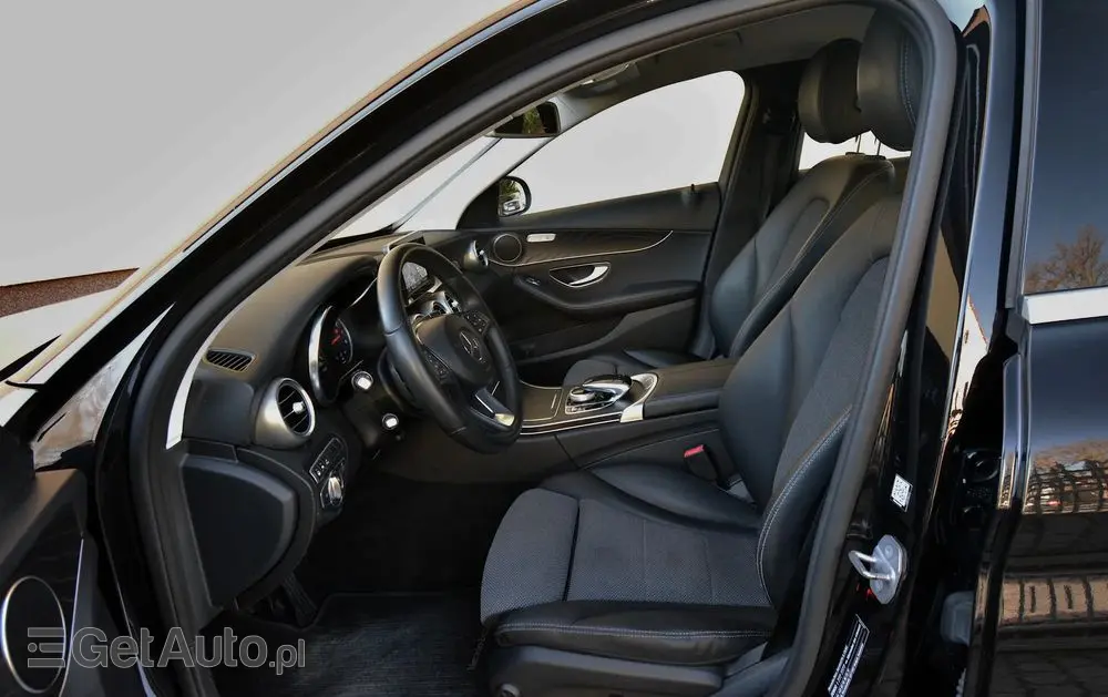 MERCEDES-BENZ Klasa C 200 9G-TRONIC Avantgarde