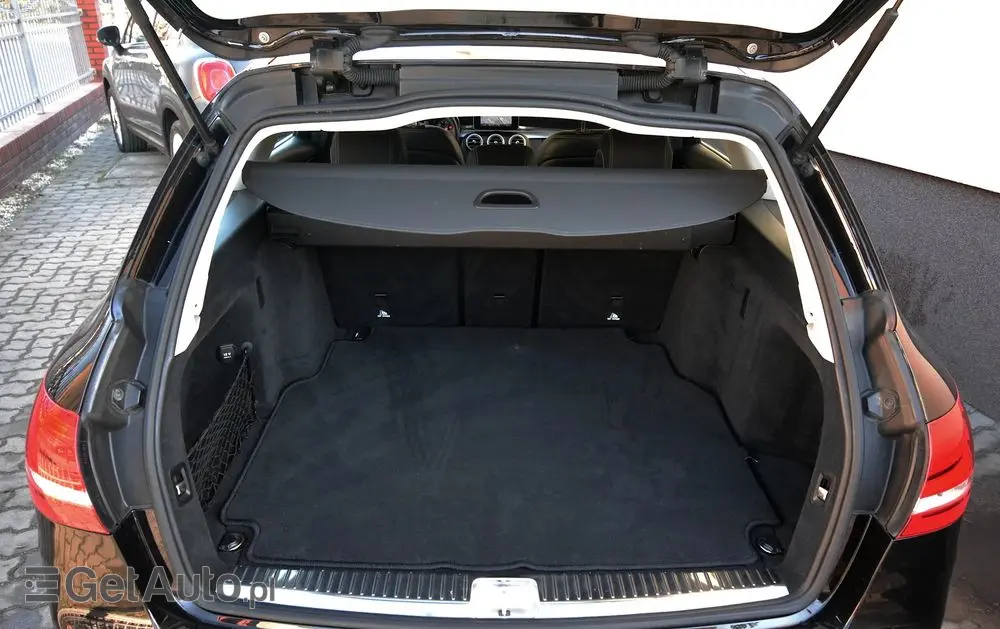 MERCEDES-BENZ Klasa C 200 9G-TRONIC Avantgarde