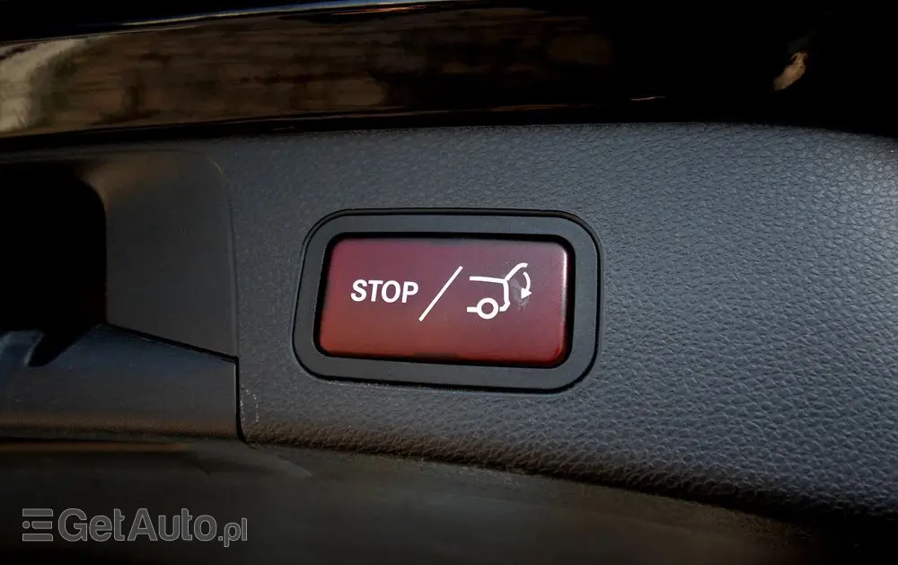 MERCEDES-BENZ Klasa C 200 9G-TRONIC Avantgarde