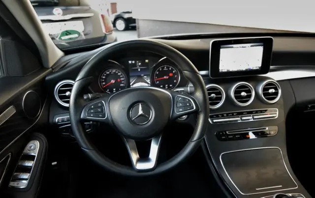 MERCEDES-BENZ Klasa C 200 9G-TRONIC Avantgarde