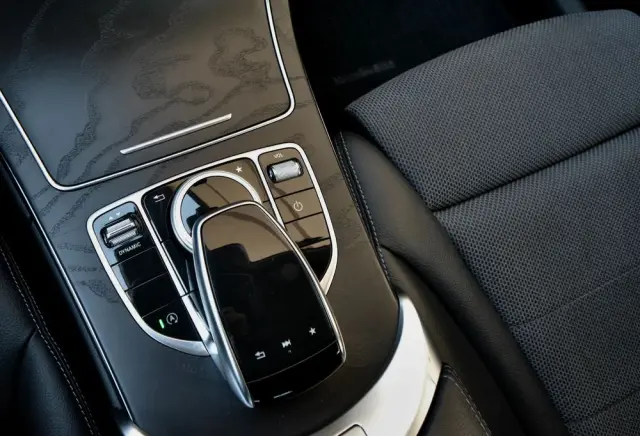 MERCEDES-BENZ Klasa C 200 9G-TRONIC Avantgarde