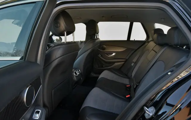 MERCEDES-BENZ Klasa C 200 9G-TRONIC Avantgarde