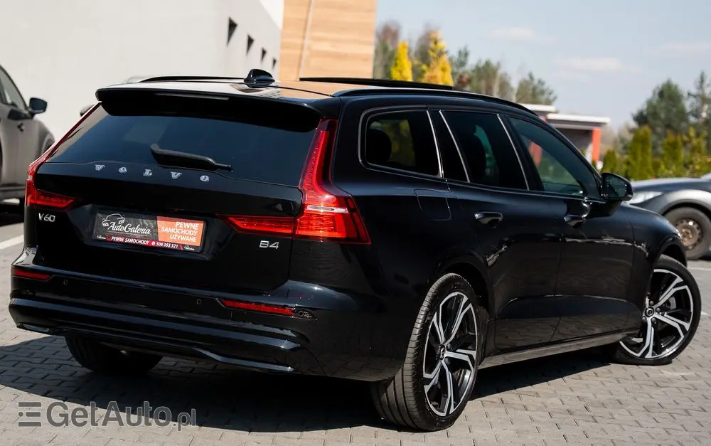 VOLVO V60 B4 B DKG Ultimate Dark