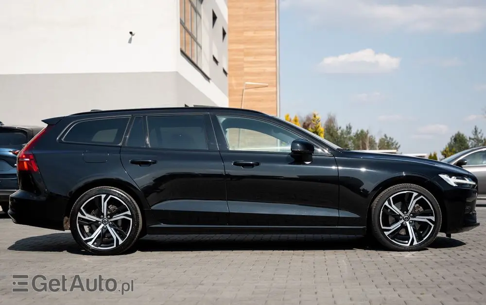 VOLVO V60 B4 B DKG Ultimate Dark