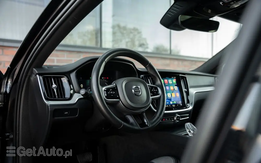 VOLVO V60 B4 B DKG Ultimate Dark
